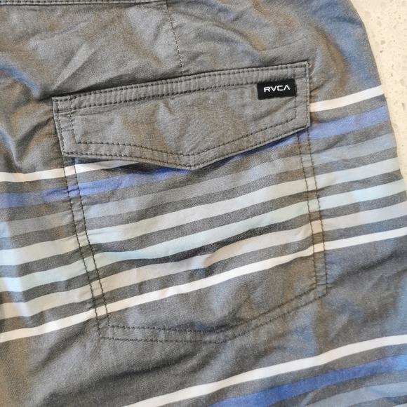 RVCA Swim Trunks, Size 30 - Picture 4 of 5